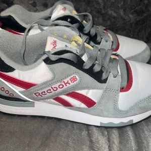 Adidas!! Got a womens 8